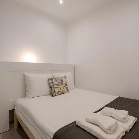 Apartment Chiado Meets Bairro Lisbon
