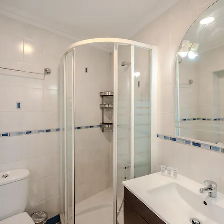 Chiado Meets Bairro Apartman